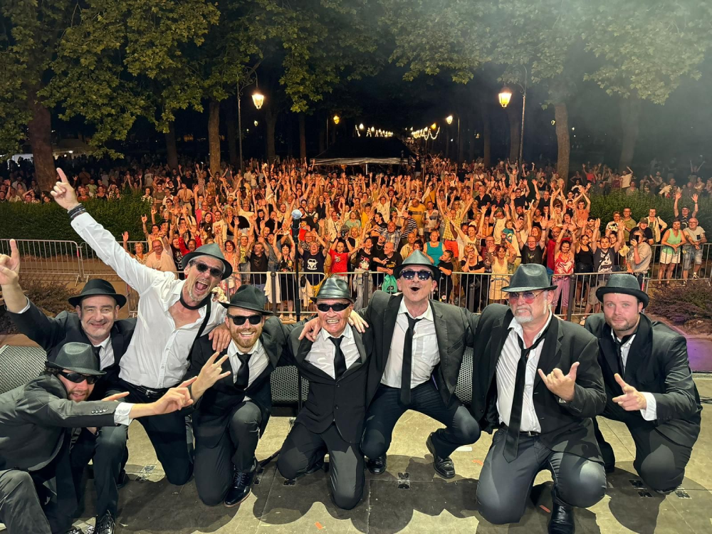 Photo des blues Brothers sur scène